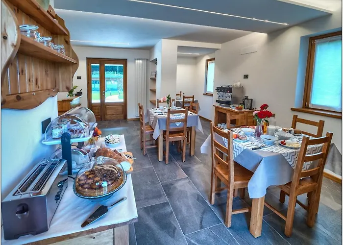 Foresteria Lombarda San Rocco Nocleg ze śniadaniem 4*